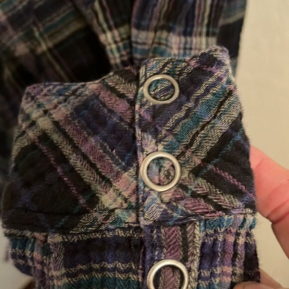 Free People Plaid Design Distressed Long Sleeve Top Casual Raw Hem Detailed Boho - Picture 9 of 11